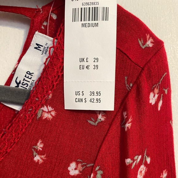 Hollister Red Floral Flowy Top - Picture 5 of 5